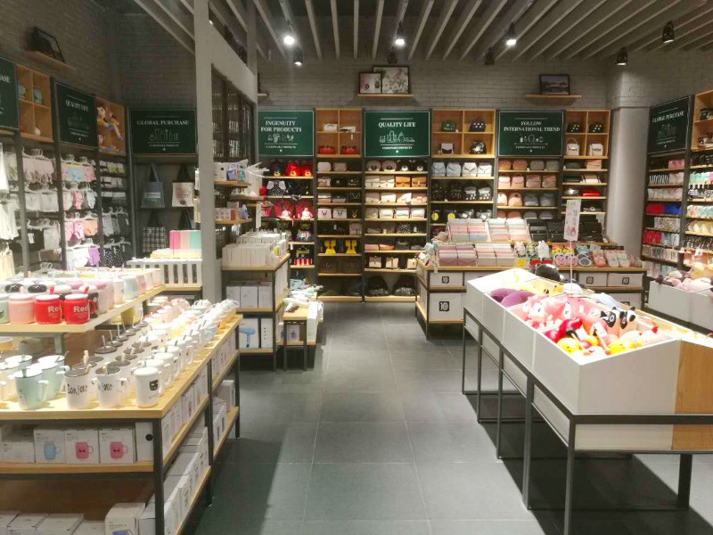 戀惠優(yōu)品 全新展廳布局設計，打造連鎖品牌氣質(zhì)范兒